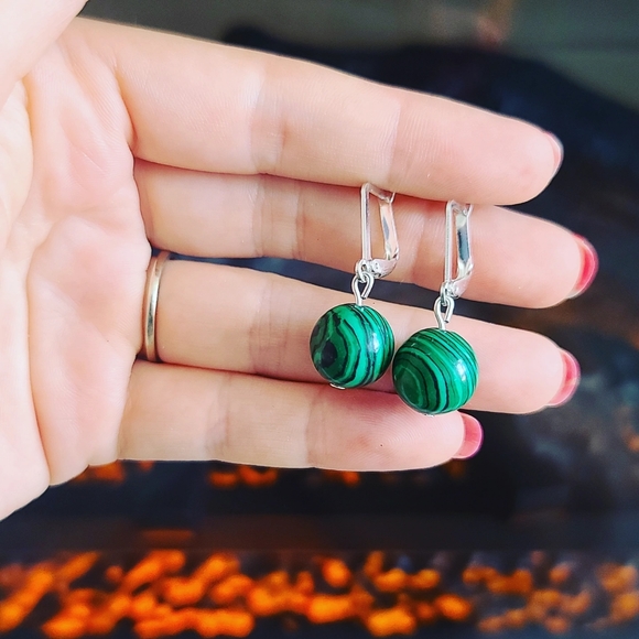 Beautiful Malachite beaded earrings ✨ - Picture 4 of 4